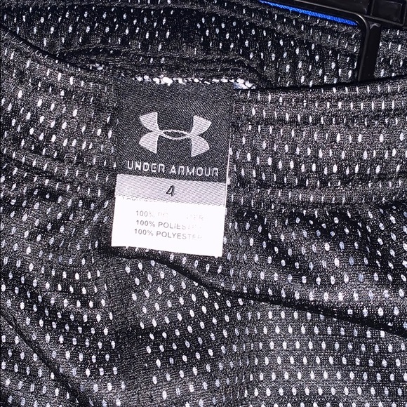 NWT Under Armour 3 piece set (2 Shirts, 1 Shorts) - Picture 8 of 14